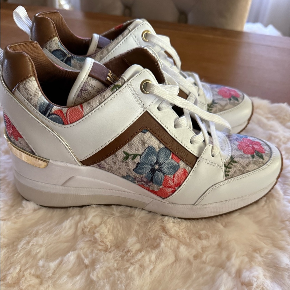 Michael Kors Floral White Sneakers - Picture 2 of 4